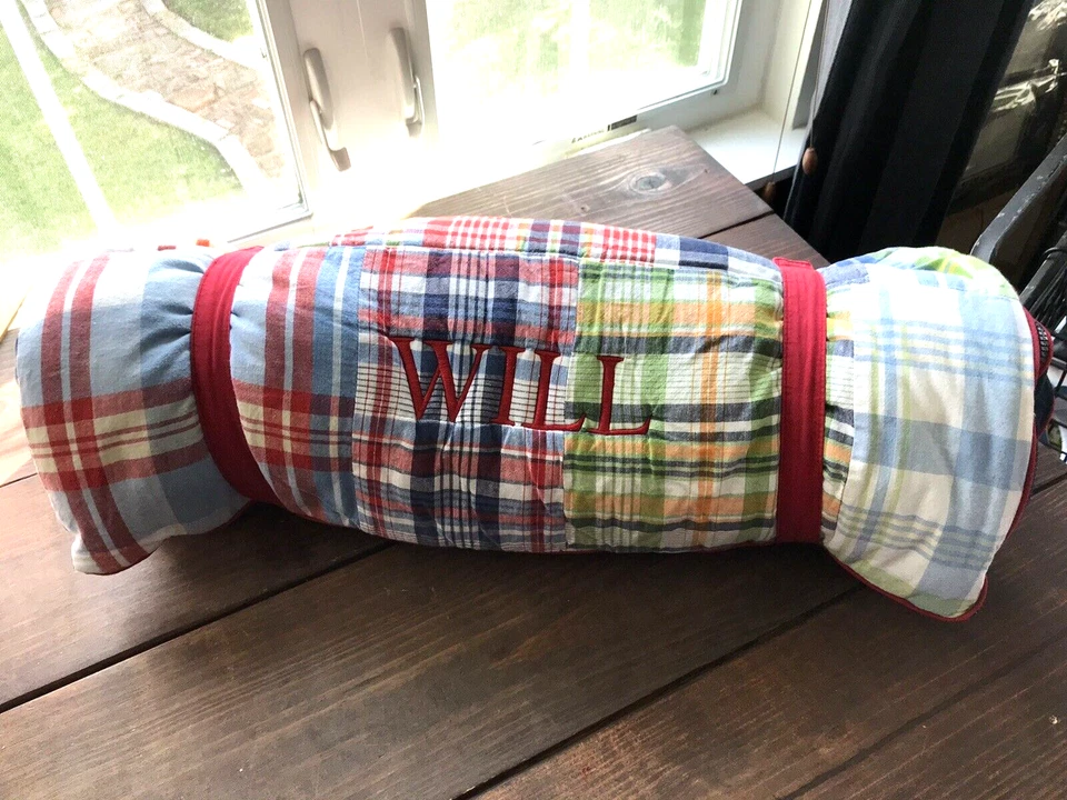 SACO DE DORMIR A CUADROS POTTERY BARN KIDS Madras enrollable tiene nombre bordado VOLUNTAD Foto 2 de 4