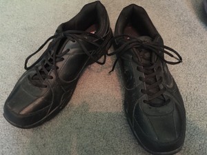 slip resistant service shoes