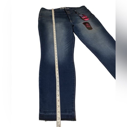 No Boundaries Jeans Women's Straight Leg Denim Pants Casual Comfort Stretch Blue - Picture 3 of 10