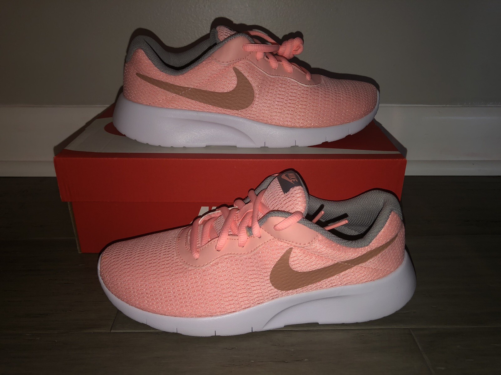 nike tanjun pink