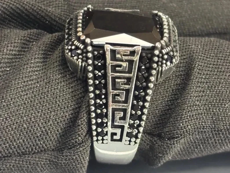 Anillo de plata esterlina de ónix para hombre: llave griega joyería vintage llamativa Foto 2 de 4