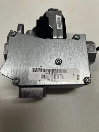 White Rodgers Model: 36J24 Type: 618 Furnace Gas Control Valve EF32CW210