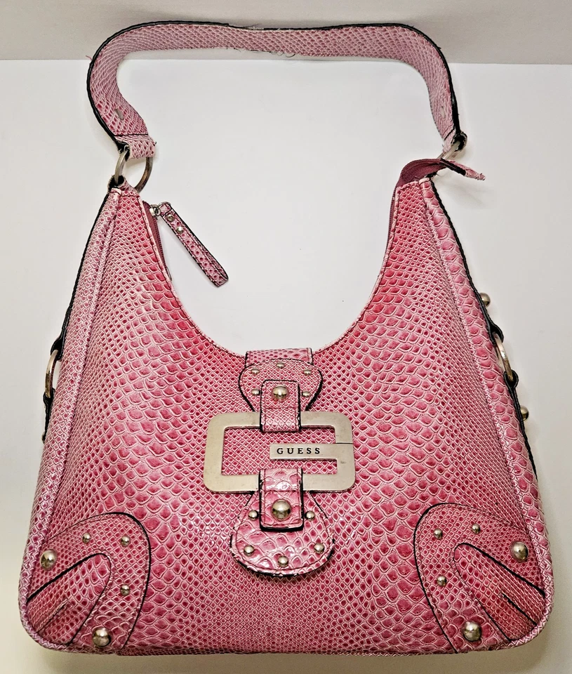 De Colección Guess Y2K Big G Logo Bolso Hobo de Hombro Rosa Piel de Serpiente Repujado Cartera Tachonada Foto 3 de 4