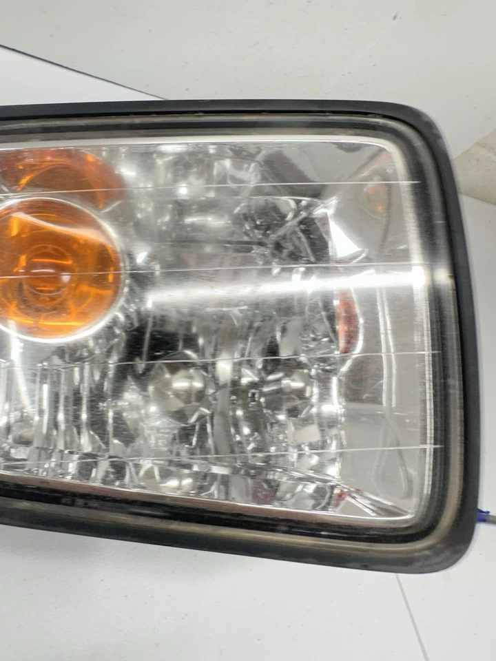 04-10 INFINITI Qx56 - 乘客侧雾公园转向灯原始设备制造商右右手 S17 — 第 3/4 张图片