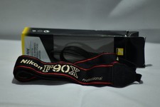 NIKON F90X Professional Camera Strap, Excellent Condition Vintage Neck Strap.