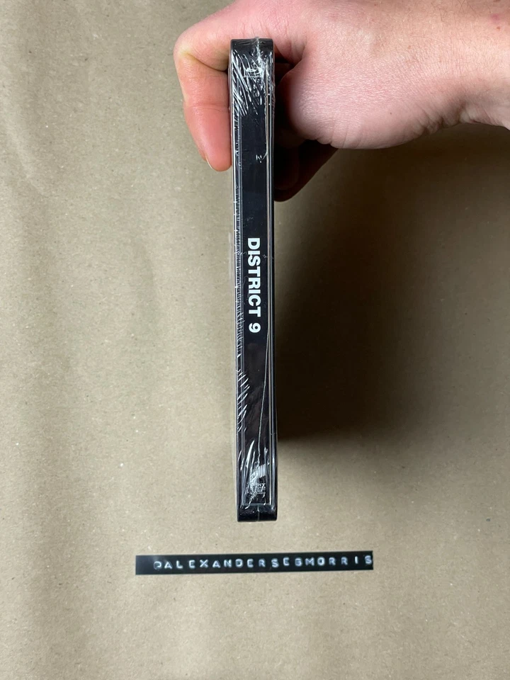 District 9 - Project Pop Art – Limited Edition Blu-ray Steelbook – New & Sealed - Image 4 of 4