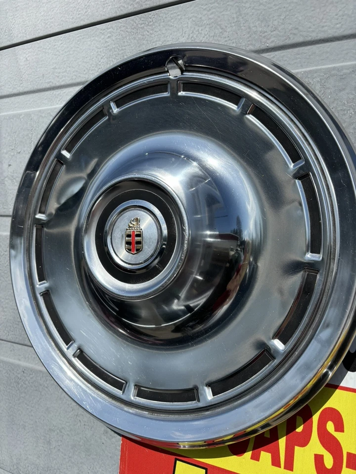 "Juego de 4 tapacubos Dodge Aspen Charger 1976-1977 raros de acero inoxidable originales de 14"" bonitos" Foto 2 de 4