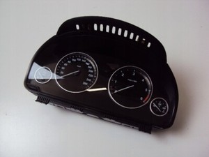 BMW 5 F10 3.0 DIESEL Drehzahlmesserzähler Cluster Tacho KMH 9348714 *