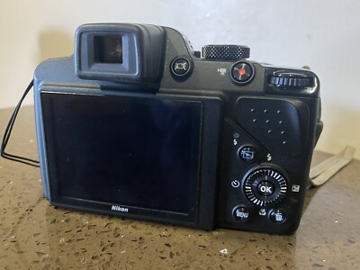 Nikon COOLPIX P530 16.1 MP + Case Logic Compact System/Hybrid
