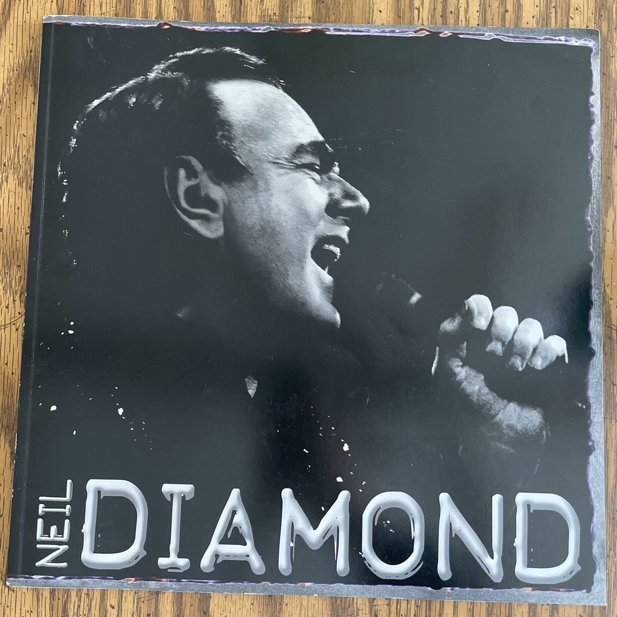 ミュージシャン Neil Diamond 50th Anniversary World Tour Live Nation Announces Neil Diamond 50 Year Anniversary World