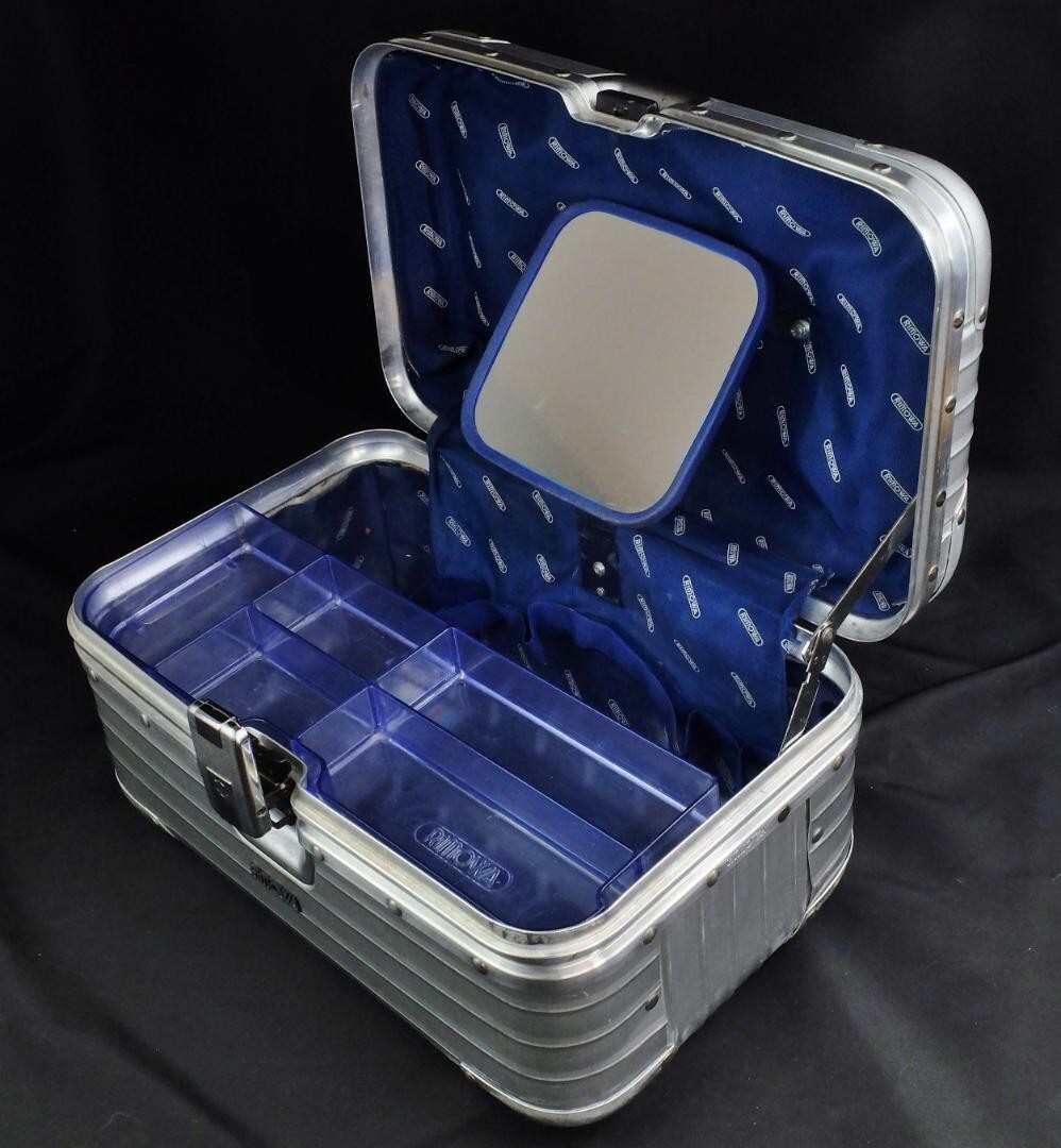 Rimowa 982.73 Vtg Topaz Beauty Case 17L Turnkey Aluminum Rimowa 982.73 Vtg Topaz Beauty Case 17L Turnkey Aluminum