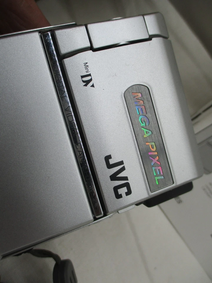 JVC GR-DVP5E - Digital Video Kamera - Bild 4 von 4