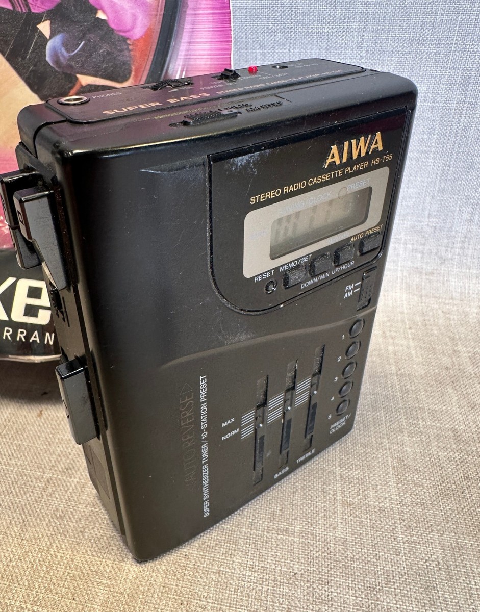 AIWA HS-T55 Portable Auto-Reverse Cassette Player AM/FM Digital
