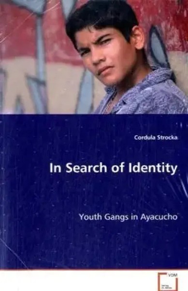 Cordula Strocka | In Search Of Identity | Taschenbuch | Englisch-image
