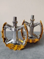 Pair of Wellgo LU-393 Old School BMX Bear Trap Pedals