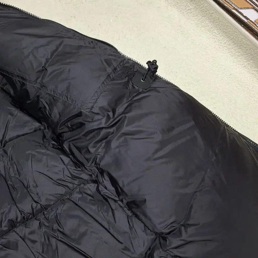 Mountain Hardware Down Puffer Jacket - Size 95 - image 4