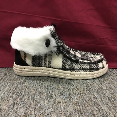 New Women s LAMO EW2152 Cassidy Black Plaid Hi-Top Moccasins Size 9