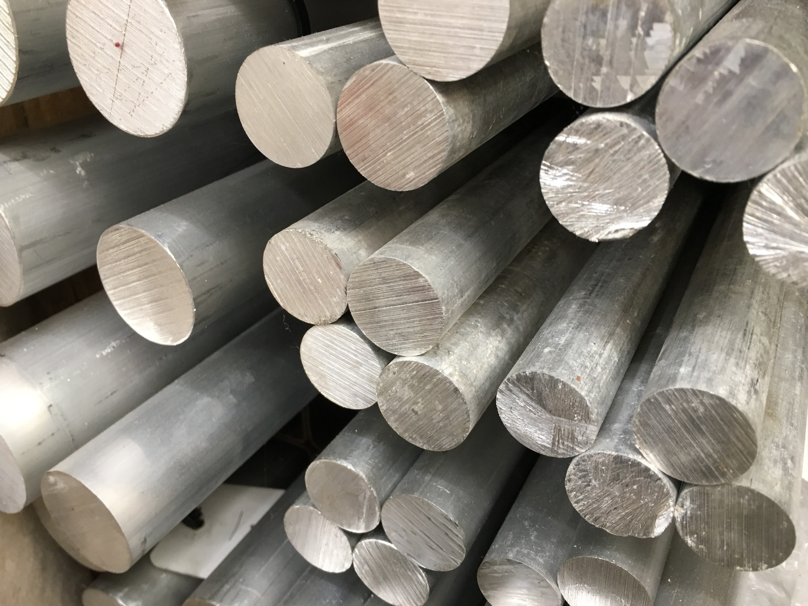 150mm Aluminium Rundstange AlMgSi1 - | Ihr Online-Halbzeugversand