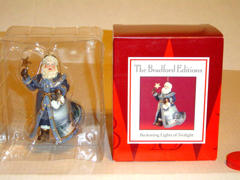 CHRISTMAS ORNAMENT Bradford Kinkade SANTA Beckoning Lights Twilight MINT in BOX
