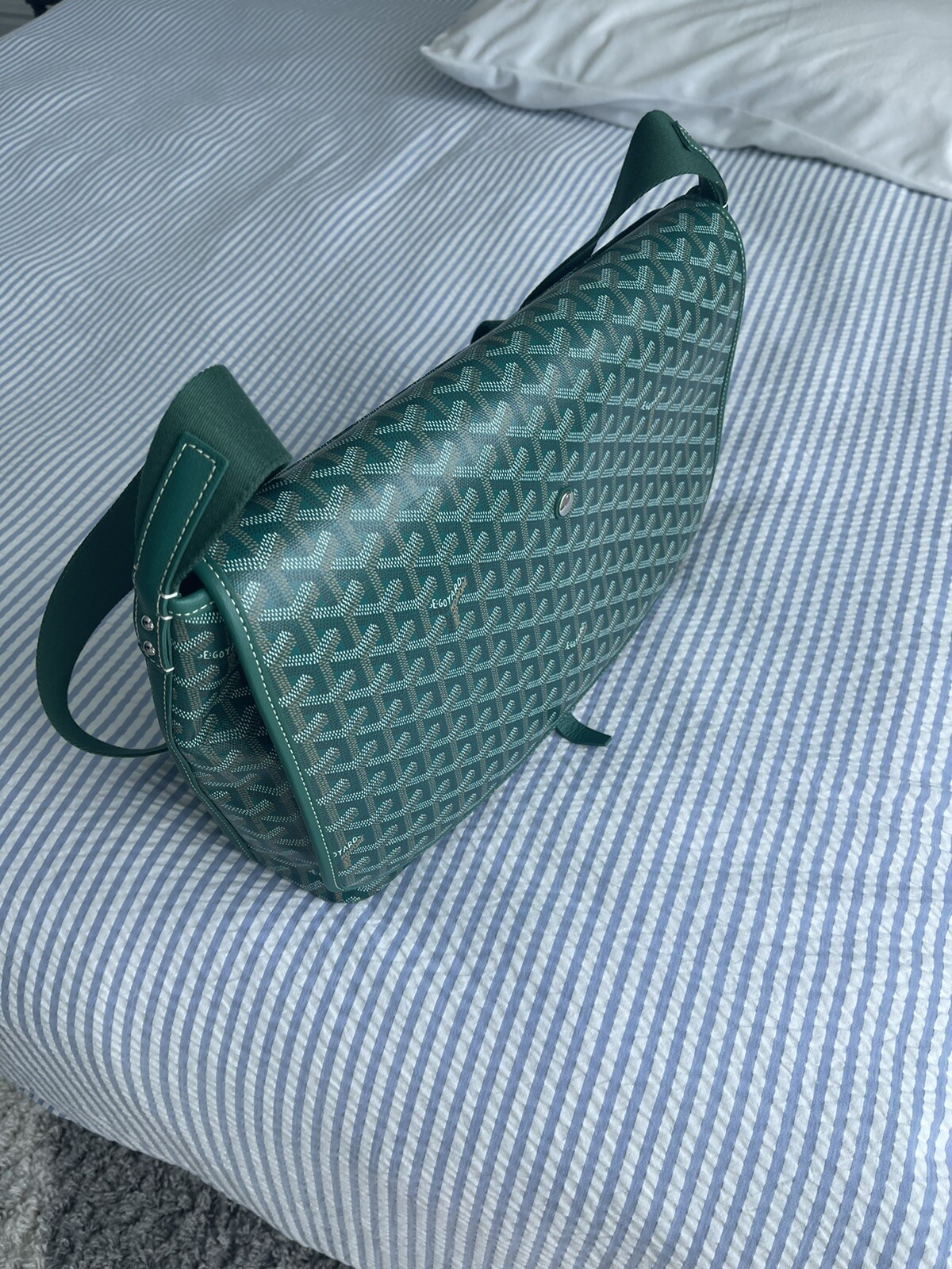 goyard capetien bag