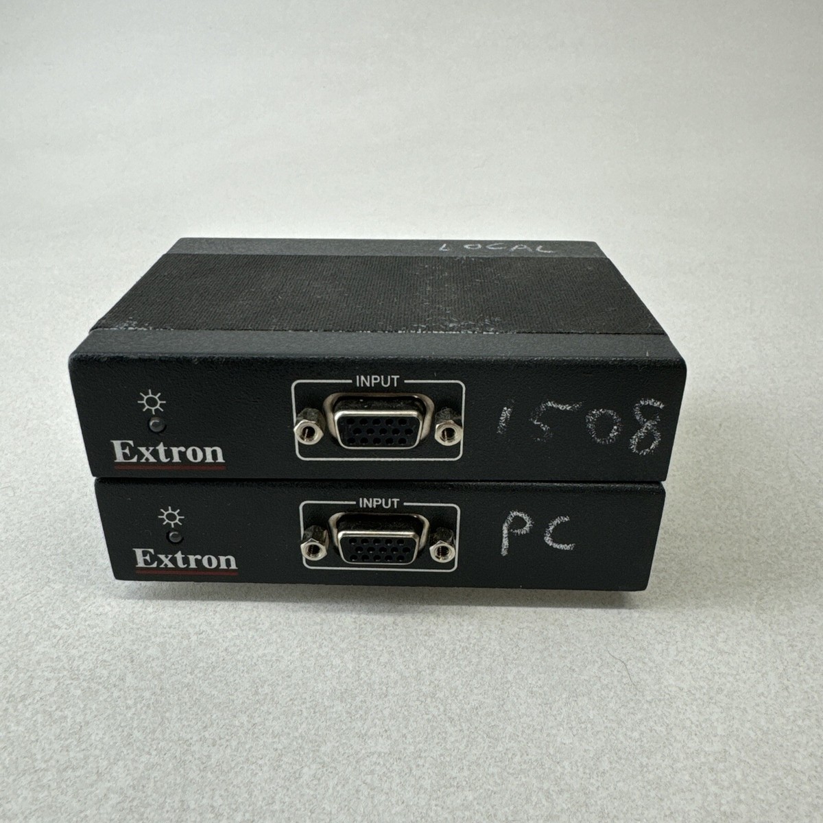 RGB分配器　P/2 DA2xi P/2 DA2xi - Distribution Amplifier | Extron