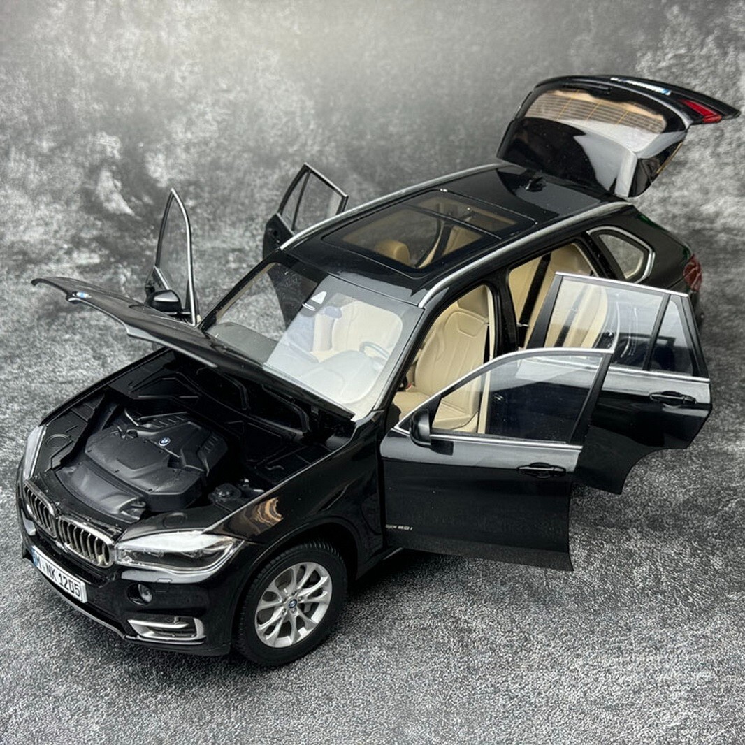 BMW X5 1\18スケールモデルミニカーSUV 1:18 2019 BMW X5 BMW G05 SUV diecast alloy simulation model