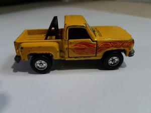tomica 1 77 chevrolet chevy truck f44 yellow loose ebay ebay