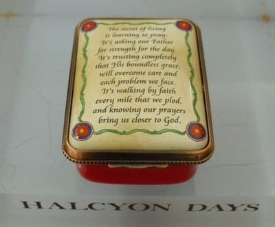 Halcyon Days ''The Secret Of Living Is Learning To Pray...'' Enamel Box - 2''(5cms)