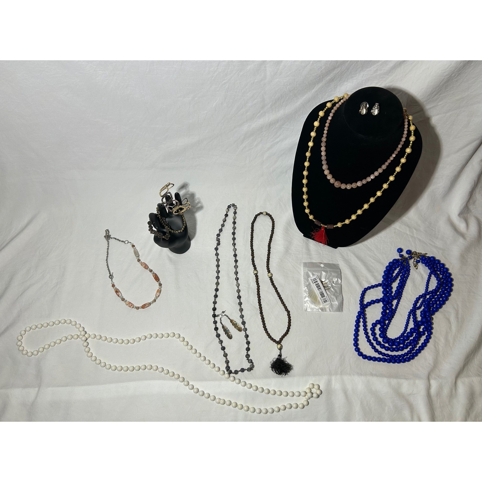 2-3lbs Assorted Necklaces Bracelets Earrings Ring… - image 1