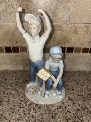 YOUNG BOYS PLAY BASEBALL PAUL SEBASTIAN FINE PORCELAIN FIGURINE 1989 9'' #3929