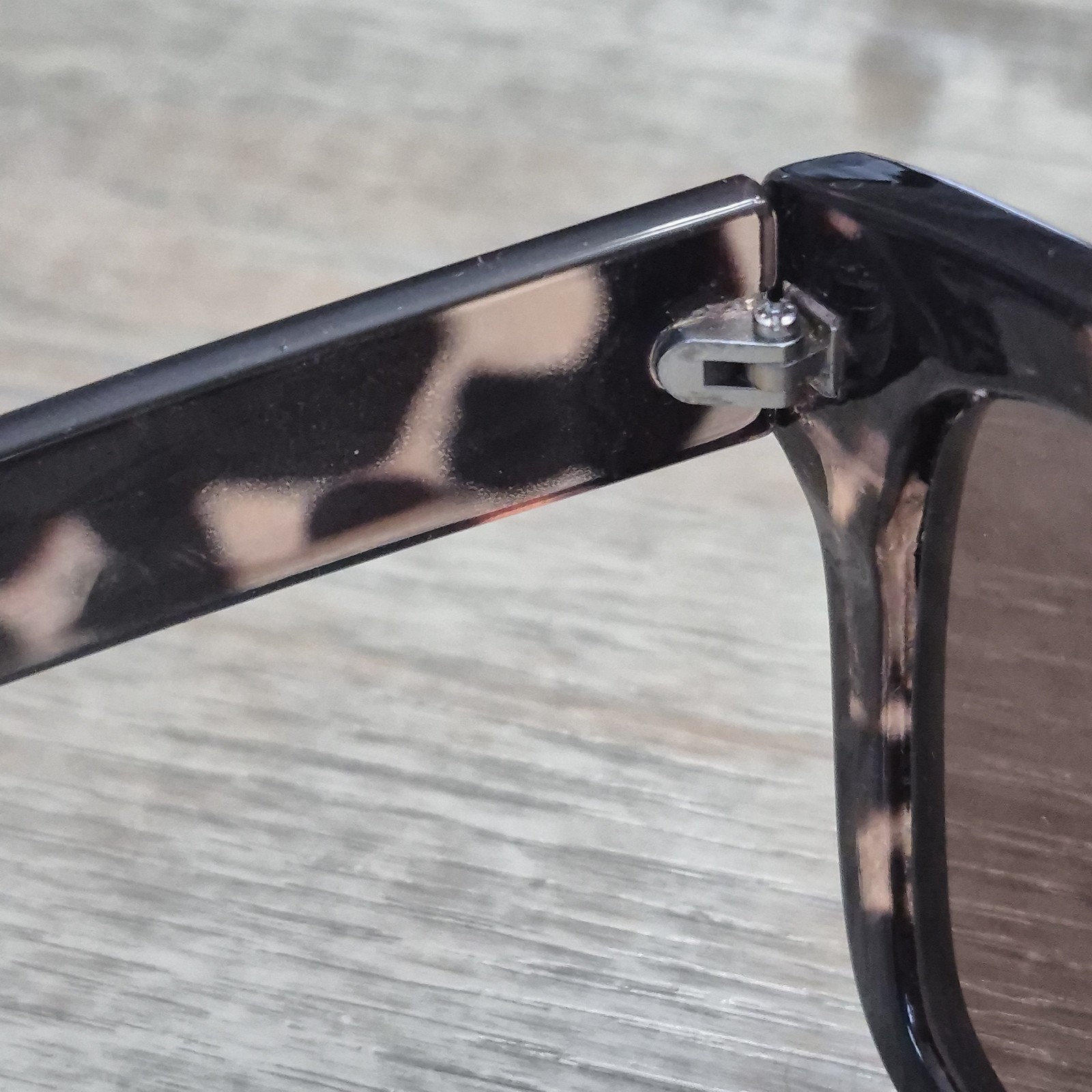 J.Crew Tortoise Shell Rectangular Sunglasses Brow… - image 8