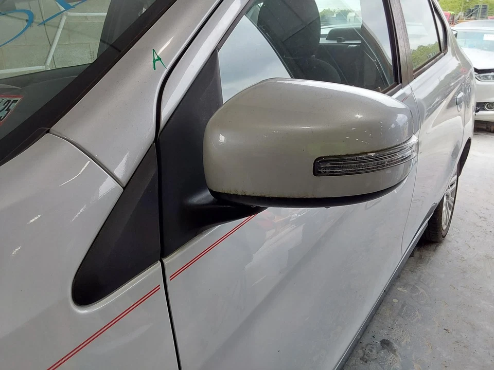 Used Left Door Mirror fits: 2022 Mitsubishi Mirage painted w/turn signal Left Gr Foto 2 de 4