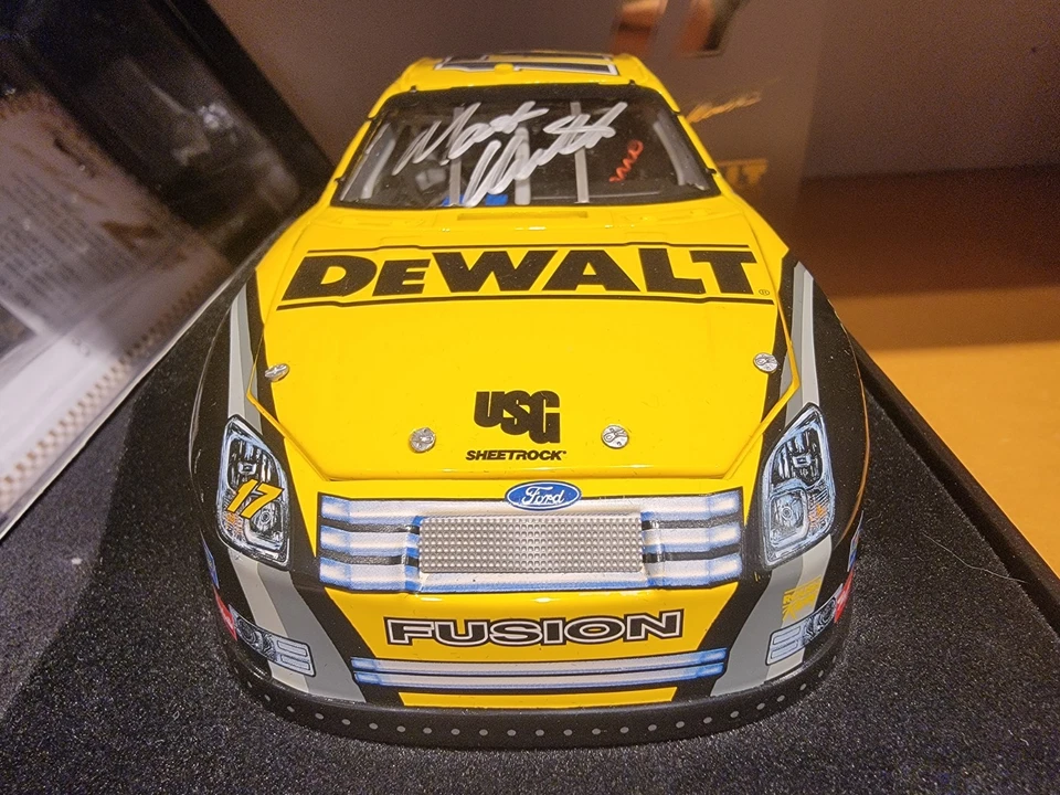 2007 年亲笔签名 Matt Kenseth #17 DeWalt - 1:24 所有者 Elite Fusion — 第 2/4 张图片