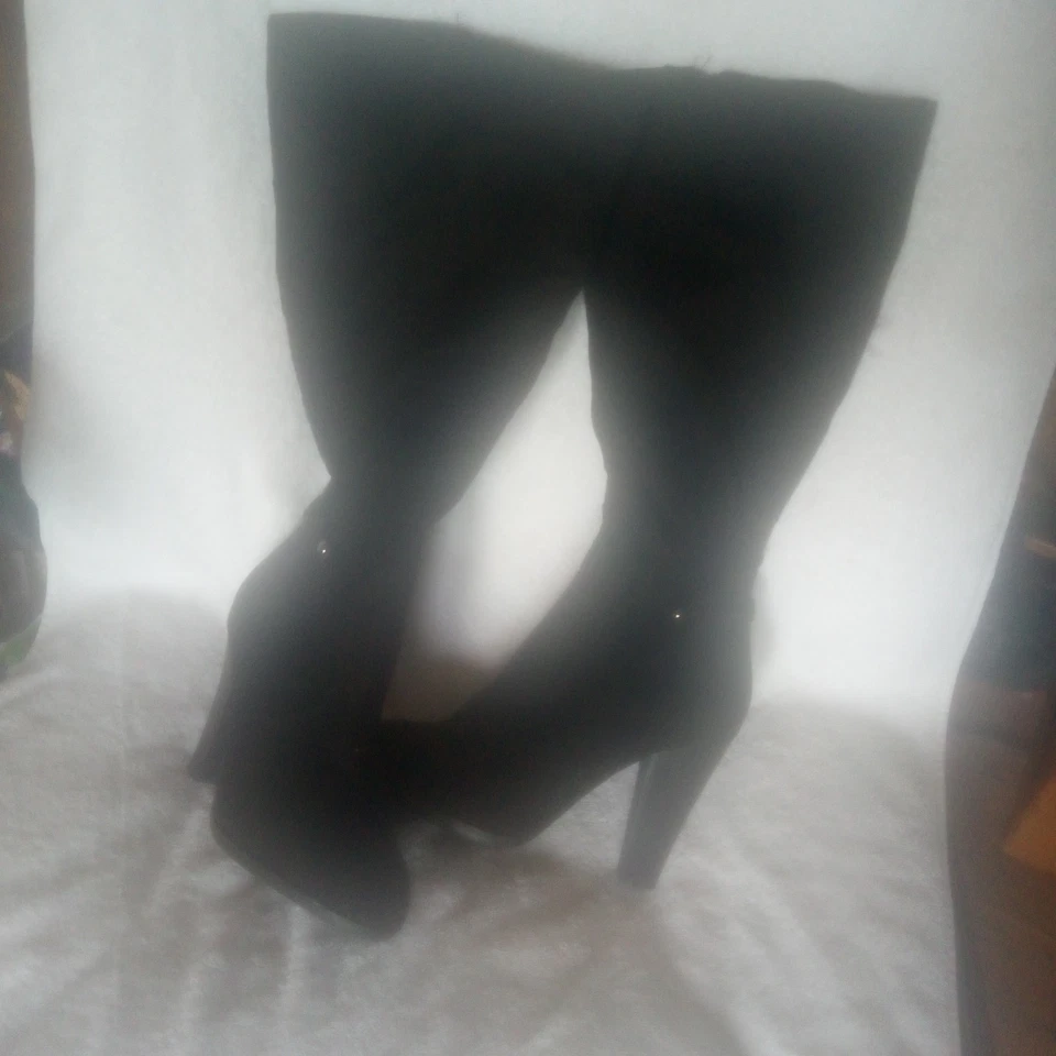 Botas de tacón de gamuza hasta la rodilla Forever para mujer talla 6 1/2 Foto 2 de 4