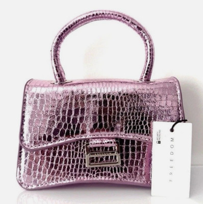 Freedom Mini-Handtasche Flieder Schlangenhautoptik Muster mit Kettenriemen UVP 24£
