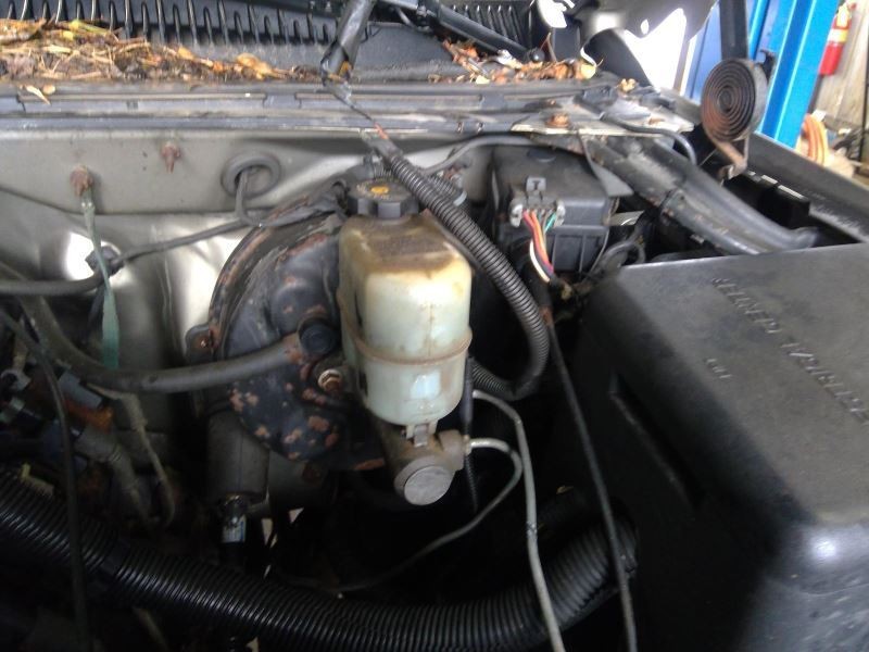 Brake Master Cylinder Vacuum Brake Booster Fits 99-02 SIERRA 1500 PICKUP 244492