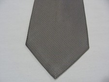 VAN HEUSEN - GEOMETRIC PATTERNED - HAND MADE - 100 SILK NECK TIE 