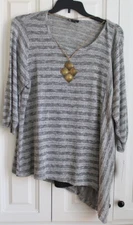 I.N.Studio Woman Plus Sz 3X NWT New Gray Black Sweater 2 pc & Necklace