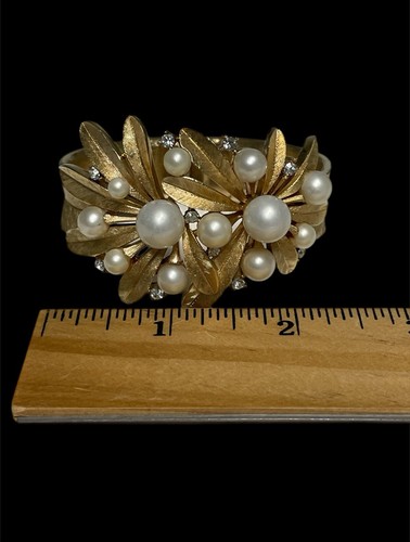 Vintage Crown Trifari Bracelet Brushed Gold Tone Pearl Rhinestone Floral Leaf - Picture 10 of 14