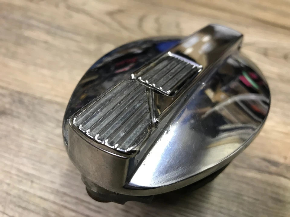 1973-1979 JAGUAR XJ-6 SERIES II USED OEM FUEL FILLER CAP (A) - Image 2 of 4