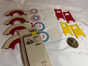 Vintage Pom Pom Maker and Daisy Loom Lot See Description (G13)