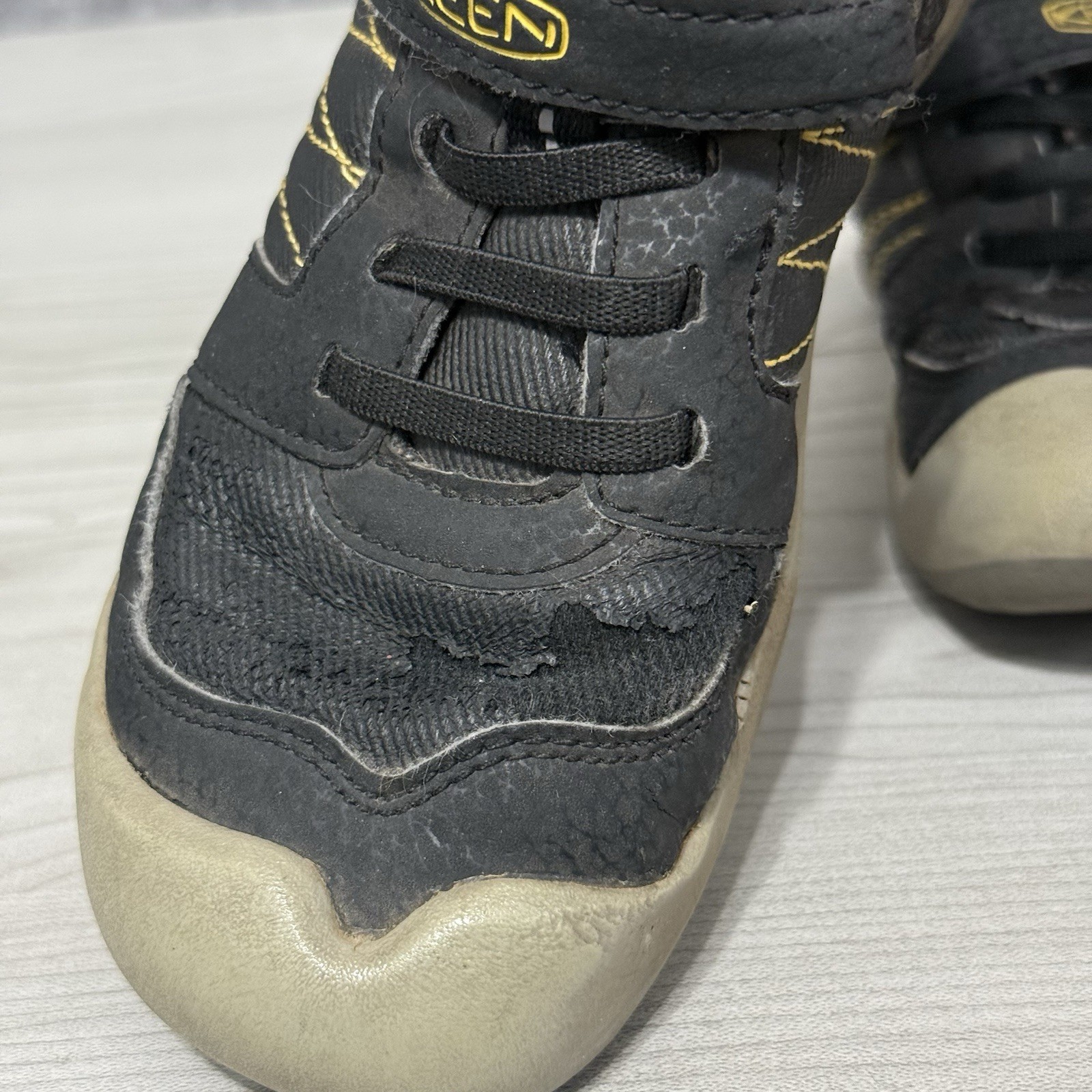 Scarpe da trekking KEEN bambino Contour Arch nero giallo taglia 12C (EU 30)