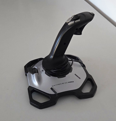 Logitech Extreme 3D Pro Joystick für PC, USB kabelgebunden, Schwarz/Silber