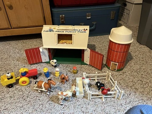 Vintage Fisher Price Farm Set. 7/8/25 C