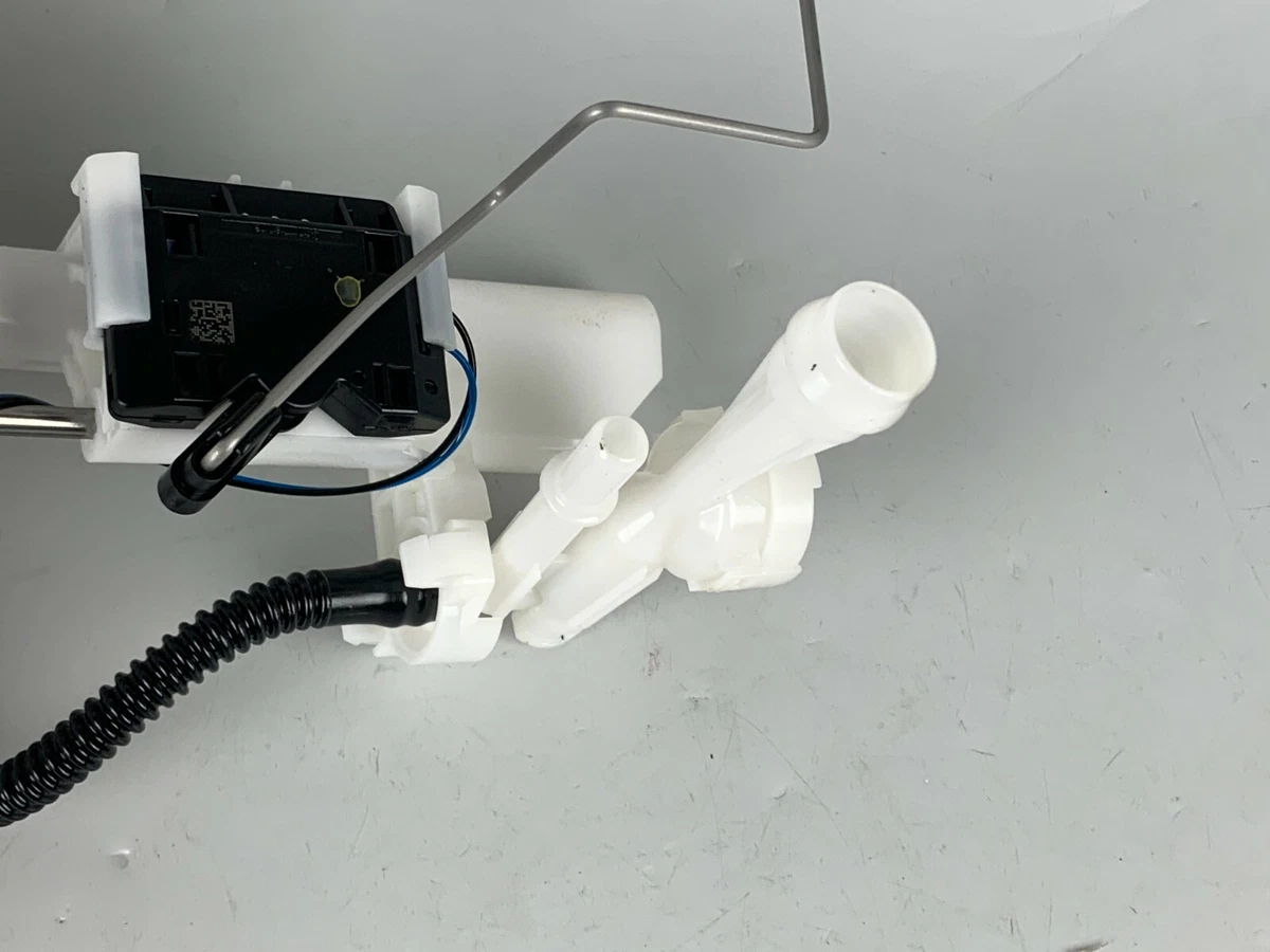 Mercedes Benz GLE Class W166 Fuel Tank Level Pump Unit A1664703194