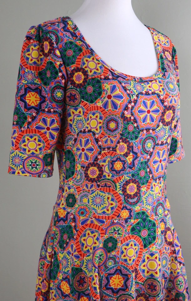 LULAROE текстурированный эластичной яркий калейдоскоп печать Nicole платье средний размер - Изображение 3 из 4