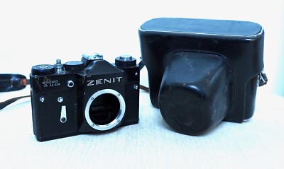 Zenit TTL analoge 35mm Spiegelreflexkamera nur Gehäuse mit Tasche M42 Mount 