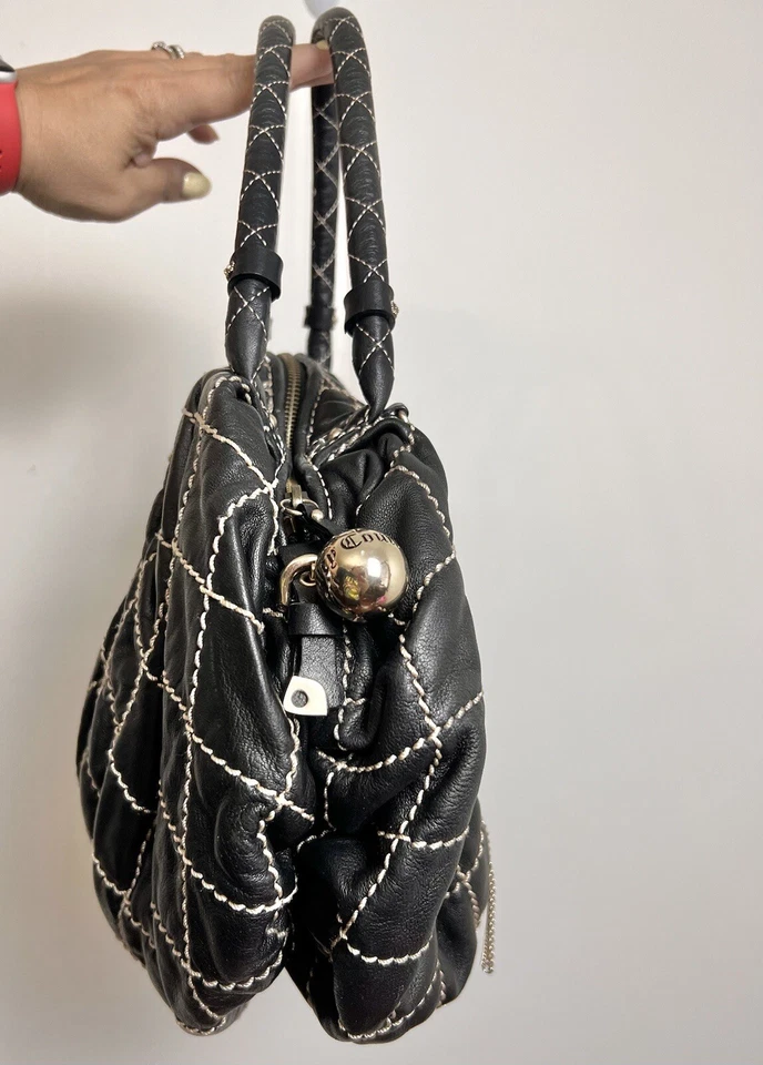Bolso Hobo JUICY COUTURE Negro Acolchado 100% Cordero Cuero Suave Sedoso Cartera de Hombro Foto 4 de 4