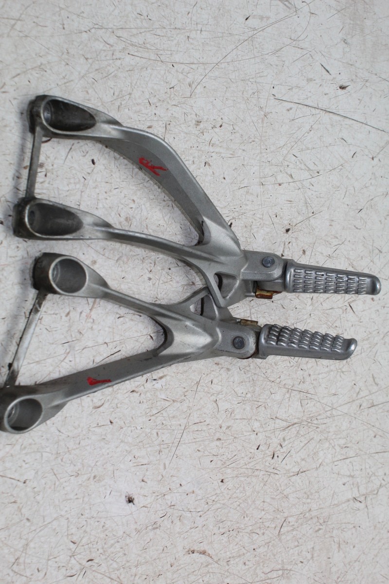 2005 KAWASAKI NINJA ZX6R ZX636C REAR BACK PASSENGER PEG SET PAIR