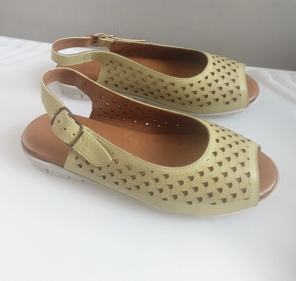 QVC Ladies Adesso Bonnie Leather Peep Toe Sling Back Sandals Lime